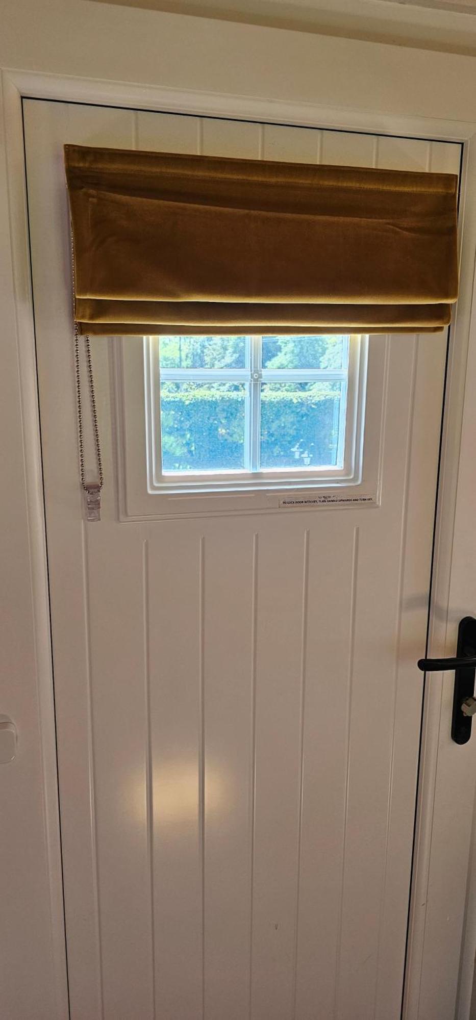 Small Cozy Shepherd Hut 20 By 7 Feet With Boxed In High Double Bed Balmacara Exterior foto